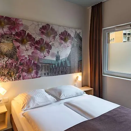 B&B Hotel Hildesheim Отель