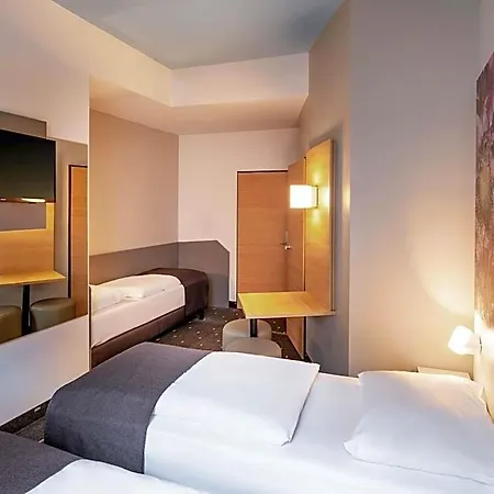 ホテル B&B Hotel Hildesheim 3*